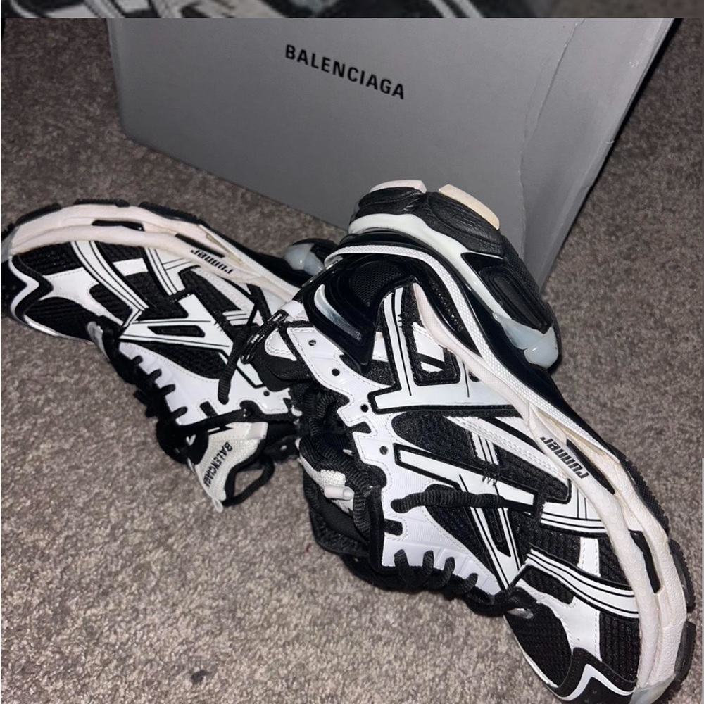 BALENCIAGA BLACK AND WHITE MESH RUNNERS SIZE 42 SIZE 9 IN MEN